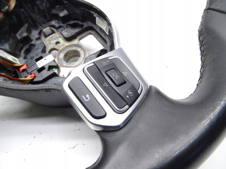 фото №9, Руль кожа стёганая срезанная 1k8419091t vw scirocco iii golf vi