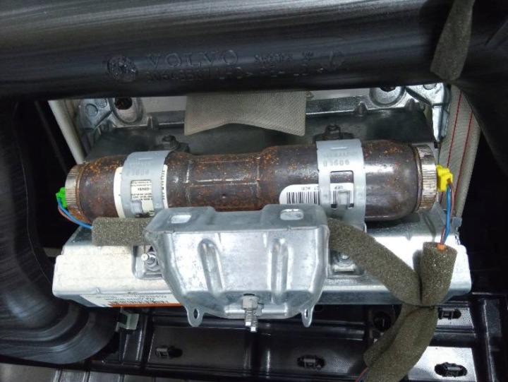 фото №7, Торпедо роздавальна капот pulpit консоль подушка  volvo s80 ii 2006-