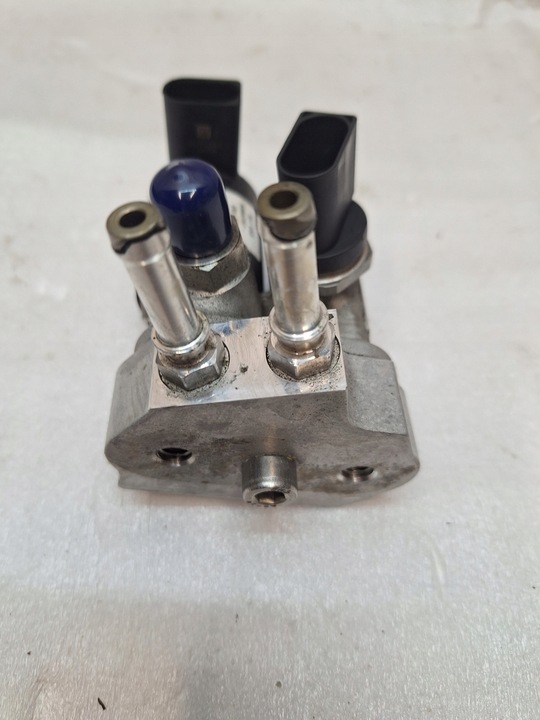 фото №6, Volkswagen оригінальний номер 5na827506 замок кришки багажника