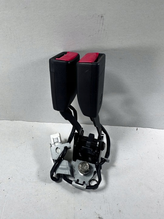 фото №1, Cx-5 i рестайлінг застібка ременя зад baf140137t