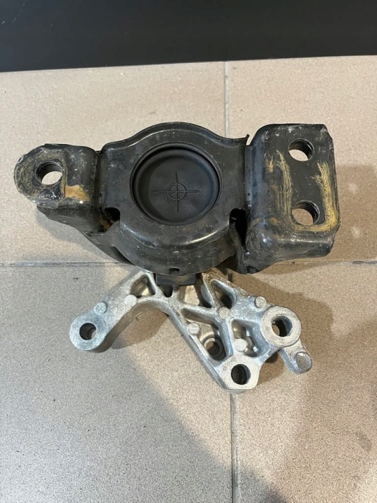 фото №5, Renault kadjar кронштейн подушка двигателя 1.2 tce 112846249r