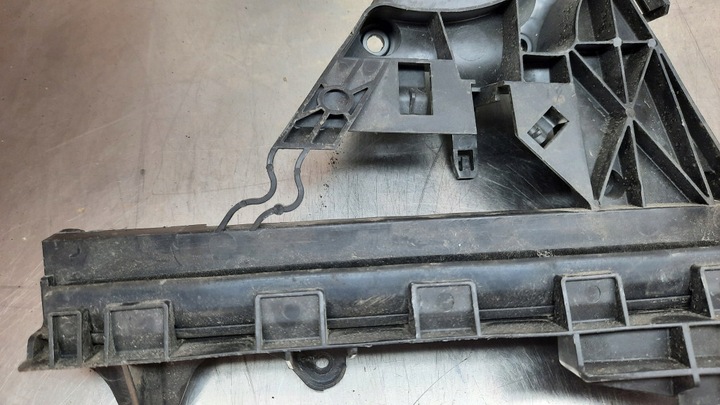 фото №9, Крепление защита заглушка замка левый перед 30699109 volvo v50