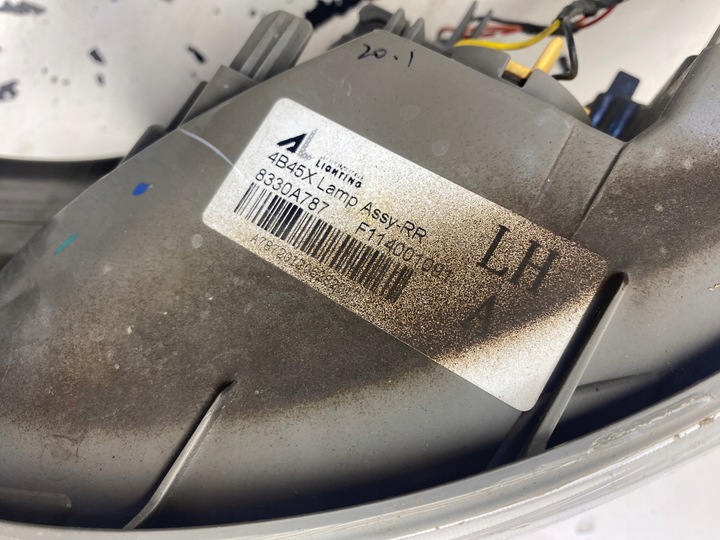 фото №8, Mitsubishi outlander iii лампа левый зад 8330a787