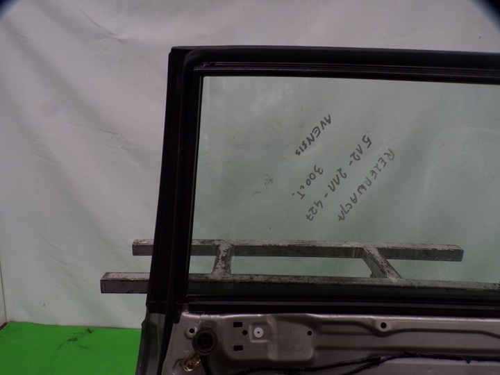 фото №12, Toyota avensis ii t25 универсал дверь правые зад задние лак 1c0