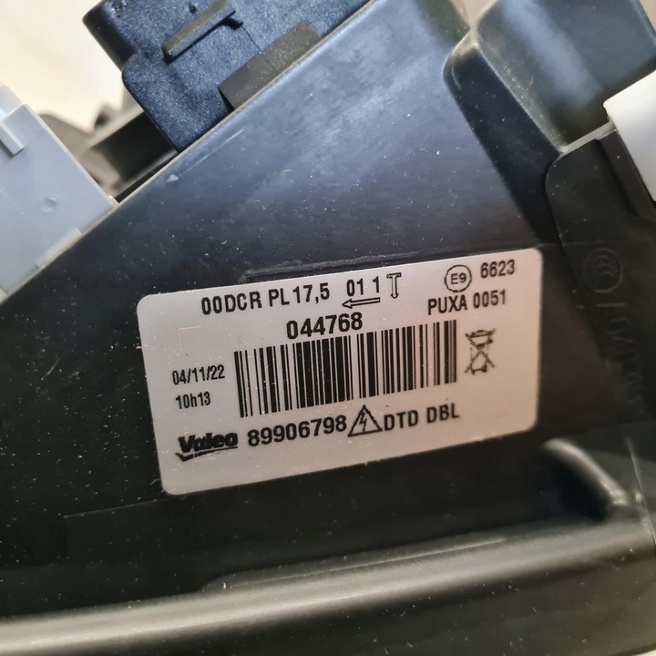 фото №13, Renault scenic iii лампа фара правий valeo 044768