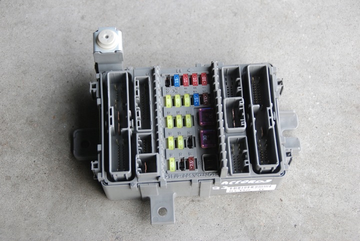 фото №1, Accord viii 2.2 коробка предохранителей tl4-e120