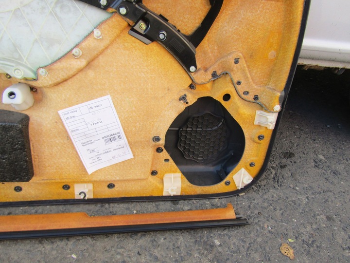 фото №13, 7 mercedes w203 sport купе оббивка двері права передня