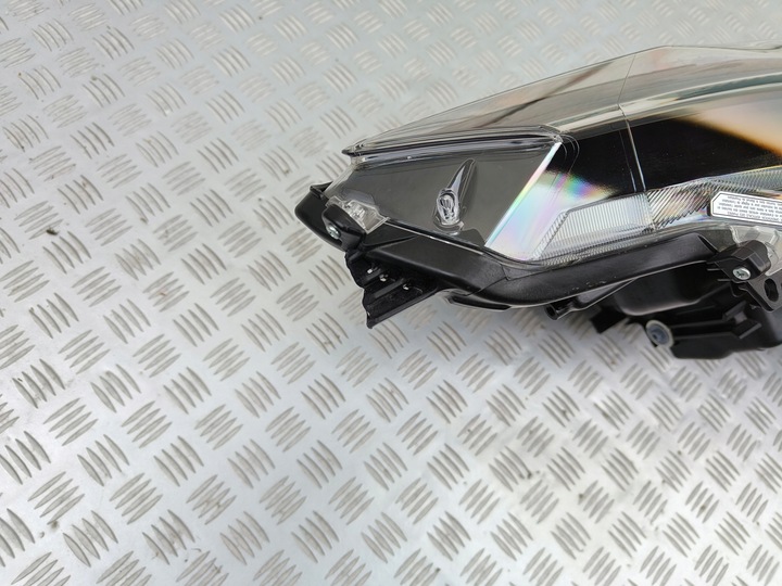 фото №6, Toyota corolla cross 2022 2023 24- фара лампа база led левая тёмное usa