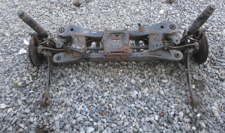 фото №1, Балка підвішування зад вісь візок avensis t27 рестайлінг sedan 2.0 d4d