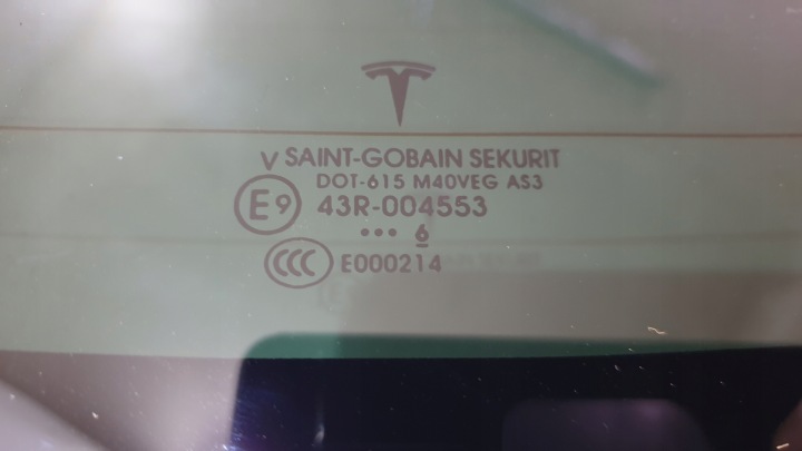 фото №10, Стекло зад задняя крышки багажника tesla x 1055325-00-e