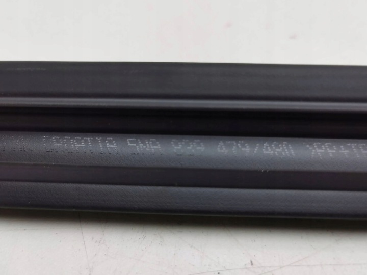 фото №6, Volkswagen tiguan 2020 ліва сторона гумова прокладка скла двері задніх