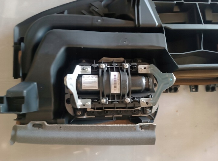 фото №7, Smart fortwo ii 451 панель консоль ремені подушки