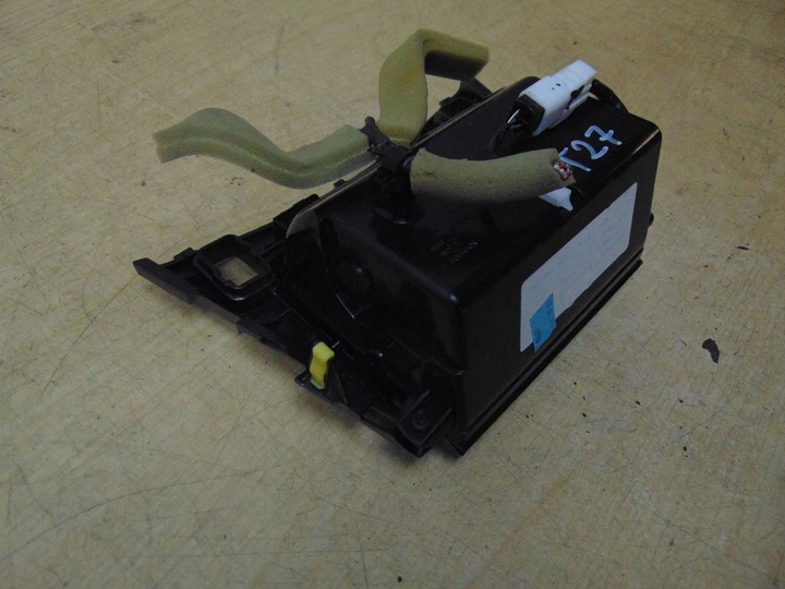 фото №8, Пепельница toyota avensis t27 58804-05040