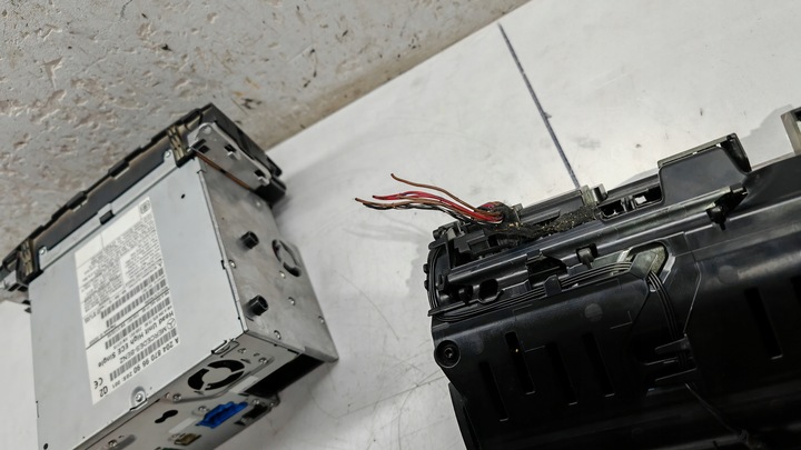 фото №11, Радио навигация дисплей mercedes w204 c класс a2048709690 a2048204697