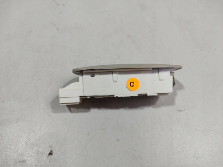 фото №3, Renault kadjar 16r- лампа потолок освещение 264301419r