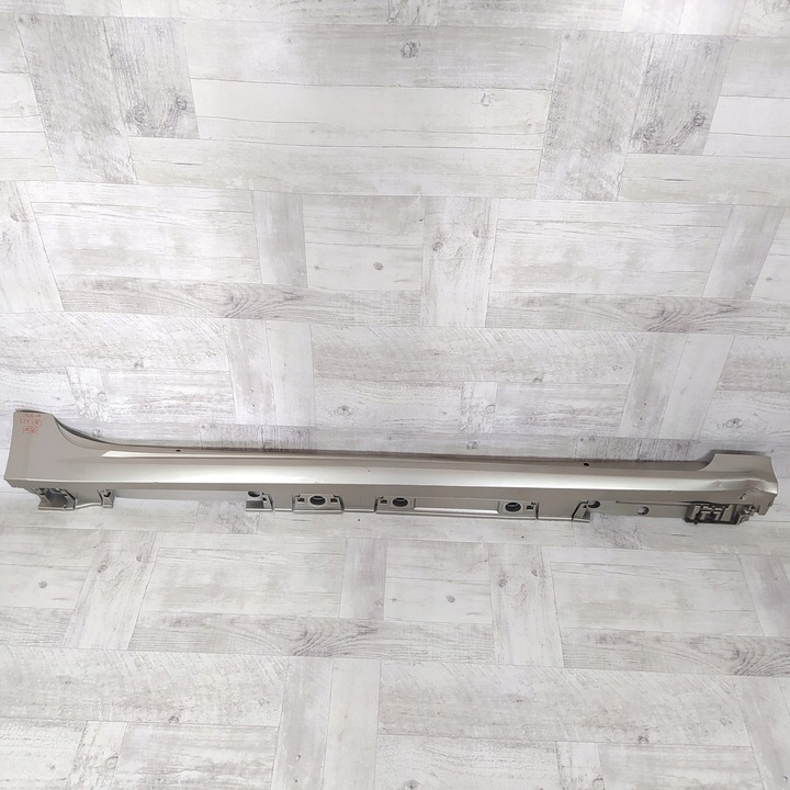 фото №1, Toyota corolla e21 sedan планка порогова накладка права 75850-02230