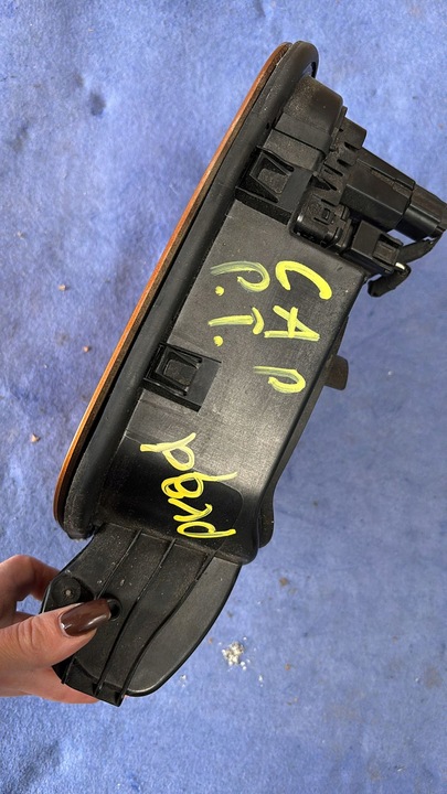 фото №9, Крышка зарядки renault captur ii 781200503r состояние jak новый