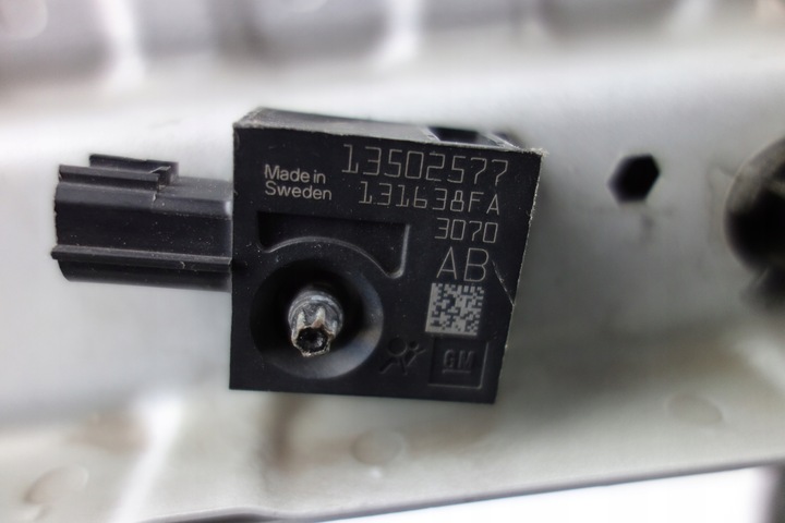 фото №5, Pas кронштейн решётка opel astra j iv gtc 13502577