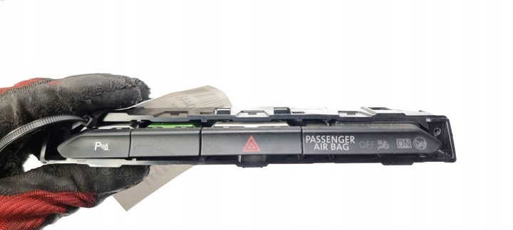 фото №2, Кнопка панель аварийных 3g1853770a vw passat b8