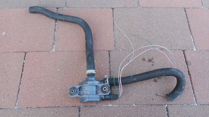 фото №1, Toyota corolla lexus ux es hybryda---dodoatkowa насос води g9040-33050