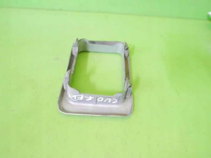 фото №9, Рамка лампочки przeciwmgłowej зад s07 daihatsu cuore v l701 fl 01-03