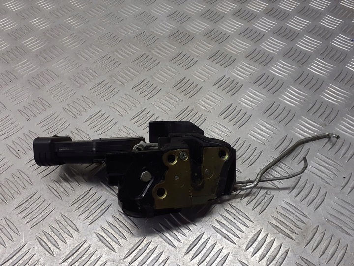 фото №2, Замок дверь центральный правые перед toyota corolla e11 1.6