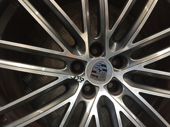 фото №8, Легкосплавні диски та шини porsche macan рестайлінг 295/35/r21 265/40/r21 зимовий