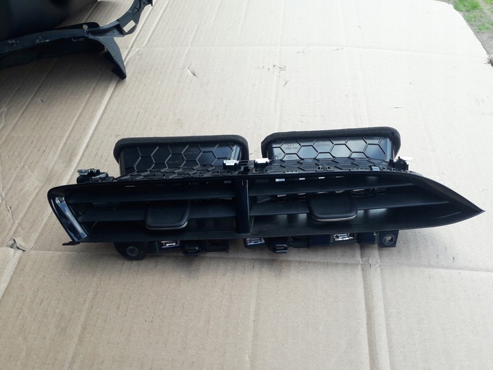 фото №1, Решітка повітропровід середня opel corsa f