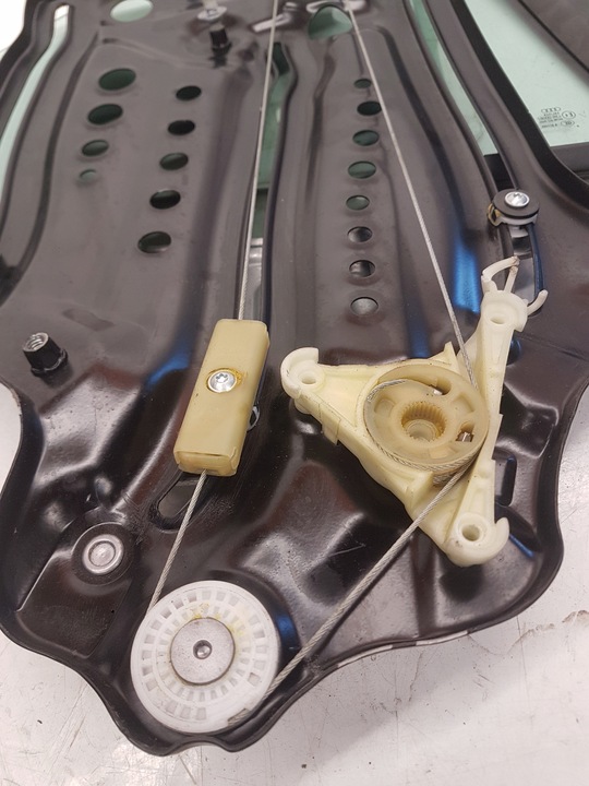 фото №6, Механизм стёкла зад audi a5 cabrio 8f0839397c