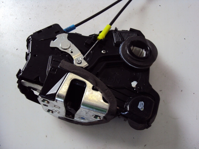 фото №2, Замок двері праві перед toyota avensis t27 11-