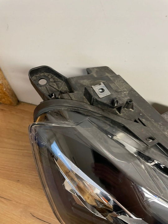 фото №10, Лампа правая peugeot rifter линза led