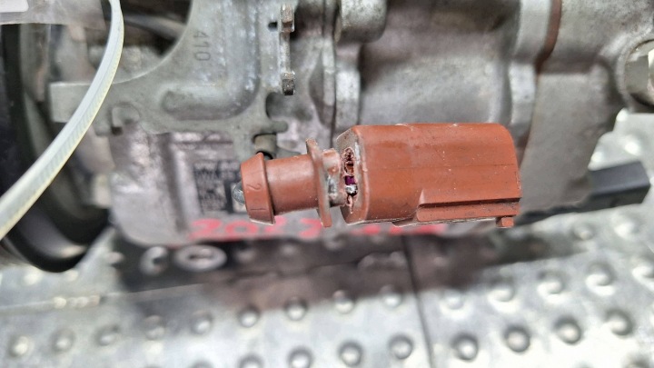 фото №7, Компресор кондиціонера 5wa816803a vw golf viii octavia iv a3 8y 1.5 etsi