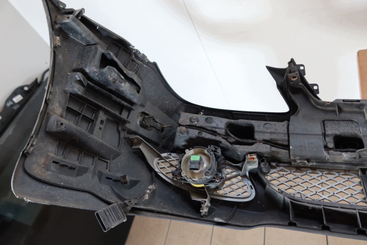 фото №16, Mercedes w219 cls бампер перед передній 359 гарний омивачі 2198801040
