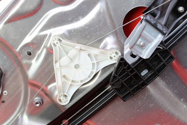 фото №13, Подъемник mercedes a2125407205