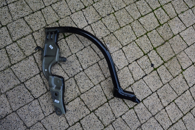 фото №4, Петля кришки зад vw passat b8 3g5827302 3g5827301