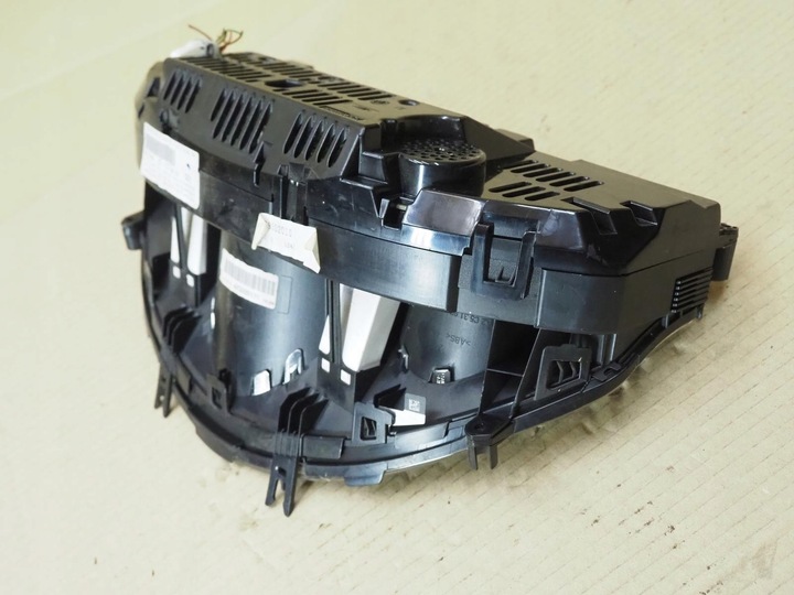 фото №16, Mercedes cls w204 спідометр  прилади 2049002010 англієць