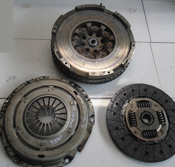 фото №1, Mercedes sprinter w907 2.0cdi 654 колесо двухмассовый сцепление диск прижим