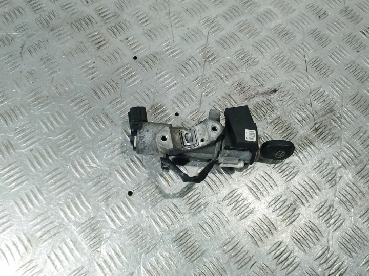 фото №7, Замок запалювання toyota avensis ii t25 n0501517/8 2.0 d4d