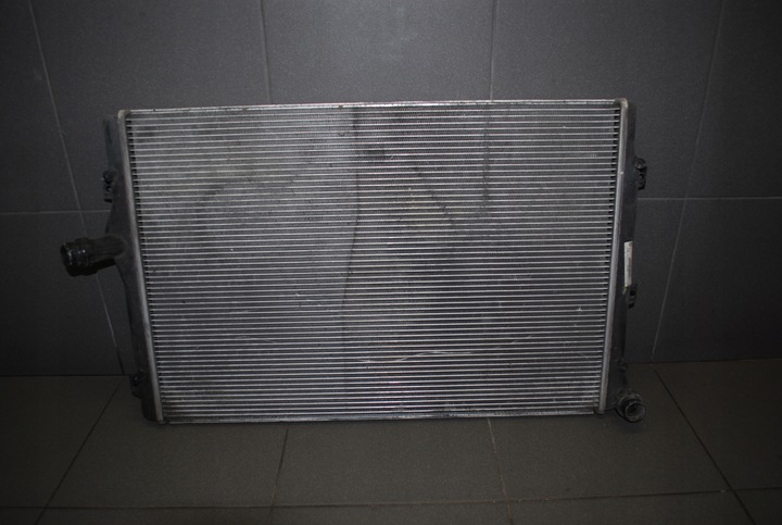 фото №1, Радіаторів води vw passat b6 2.0 tdi 3c0121253k