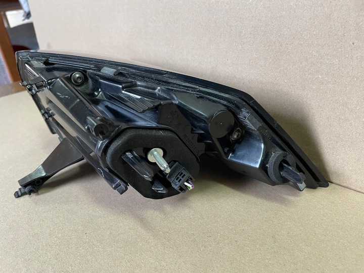 фото №7, Peugeot 2008 ii лампа ліва зад задня led