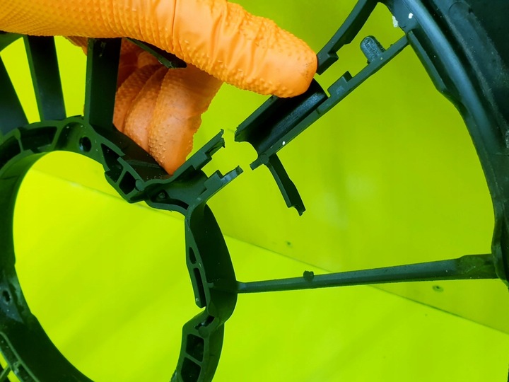 фото №13, Pas переднее усилитель лобовое exeo a4 b7 1.9 2.0 tdi tfsi 8e0805594e