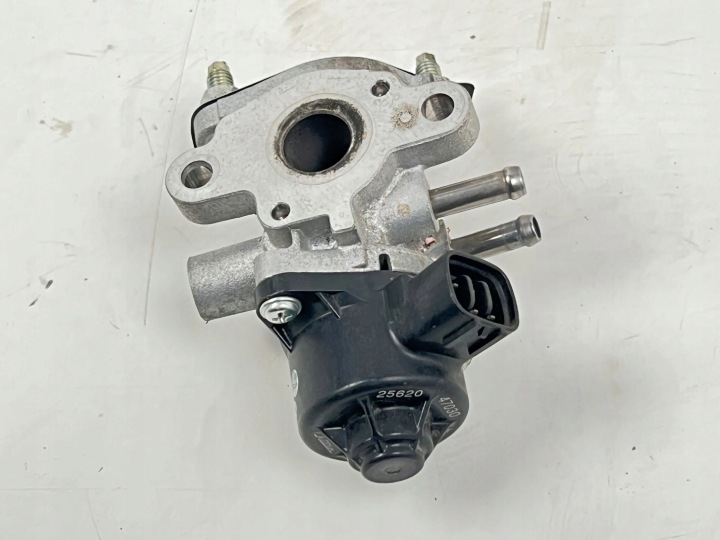 фото №6, 2018 toyota yaris клапан egr 2562047030