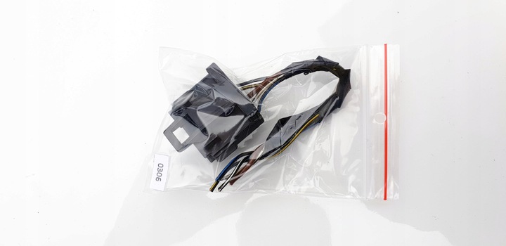 фото №10, Opel zafira b рестайлинг штекер разъём задней лампы левая 5pin 5 pin