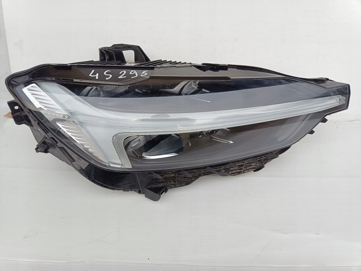 фото №1, Volvo xc60 ii лампа правый перед led mid 32338983