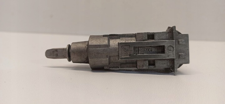 фото №14, Audi a1 82a замок зажигания ключ вставка 82a837220 1k0905851