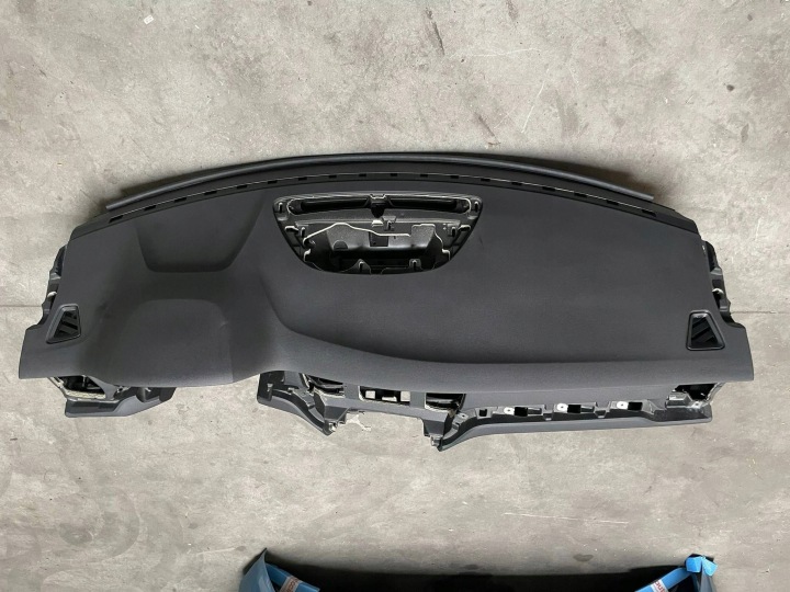 фото №5, Торпедо раздаточная volvo s60 iii v60 ii 31467479
