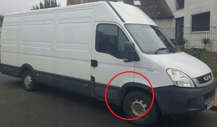 фото №2, Iveco daily планка накладка підкрилки крила права