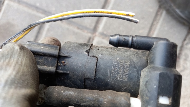 фото №3, Помпа склоомивача v25-08-0006 volvo xc70 00-04r