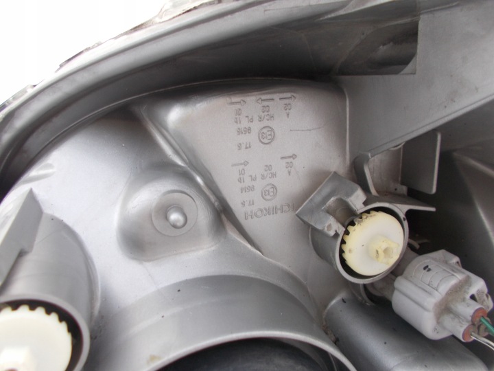 фото №10, Фара передняя toyota yaris i 99-03 2штуки