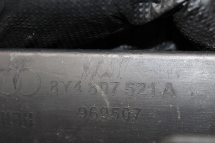 фото №8, Audi a3 20- sportback накладка планка pod бампер зад pod hak